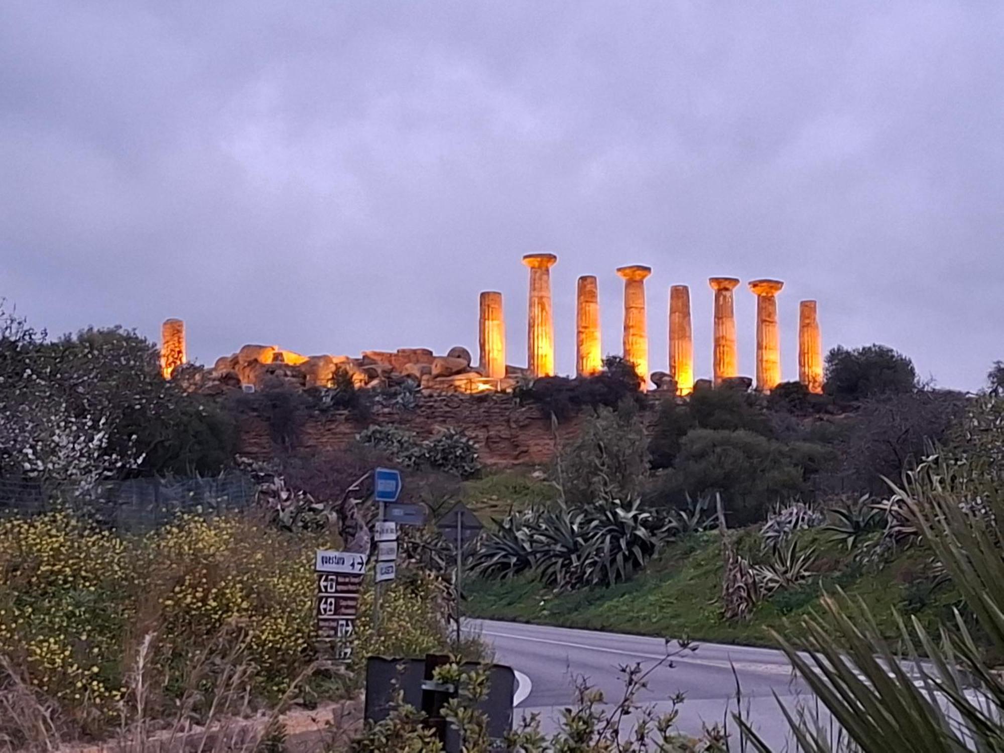 B&B Le Lumie "Il Cortiletto Del Centro" Αγκριτζέντο Εξωτερικό φωτογραφία
