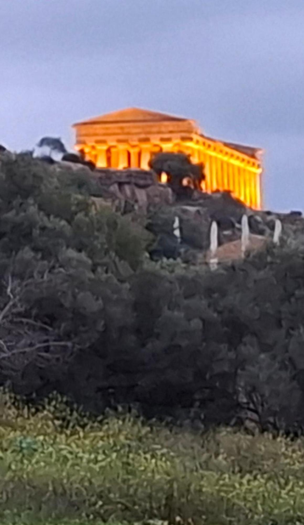 B&B Le Lumie "Il Cortiletto Del Centro" Αγκριτζέντο Εξωτερικό φωτογραφία