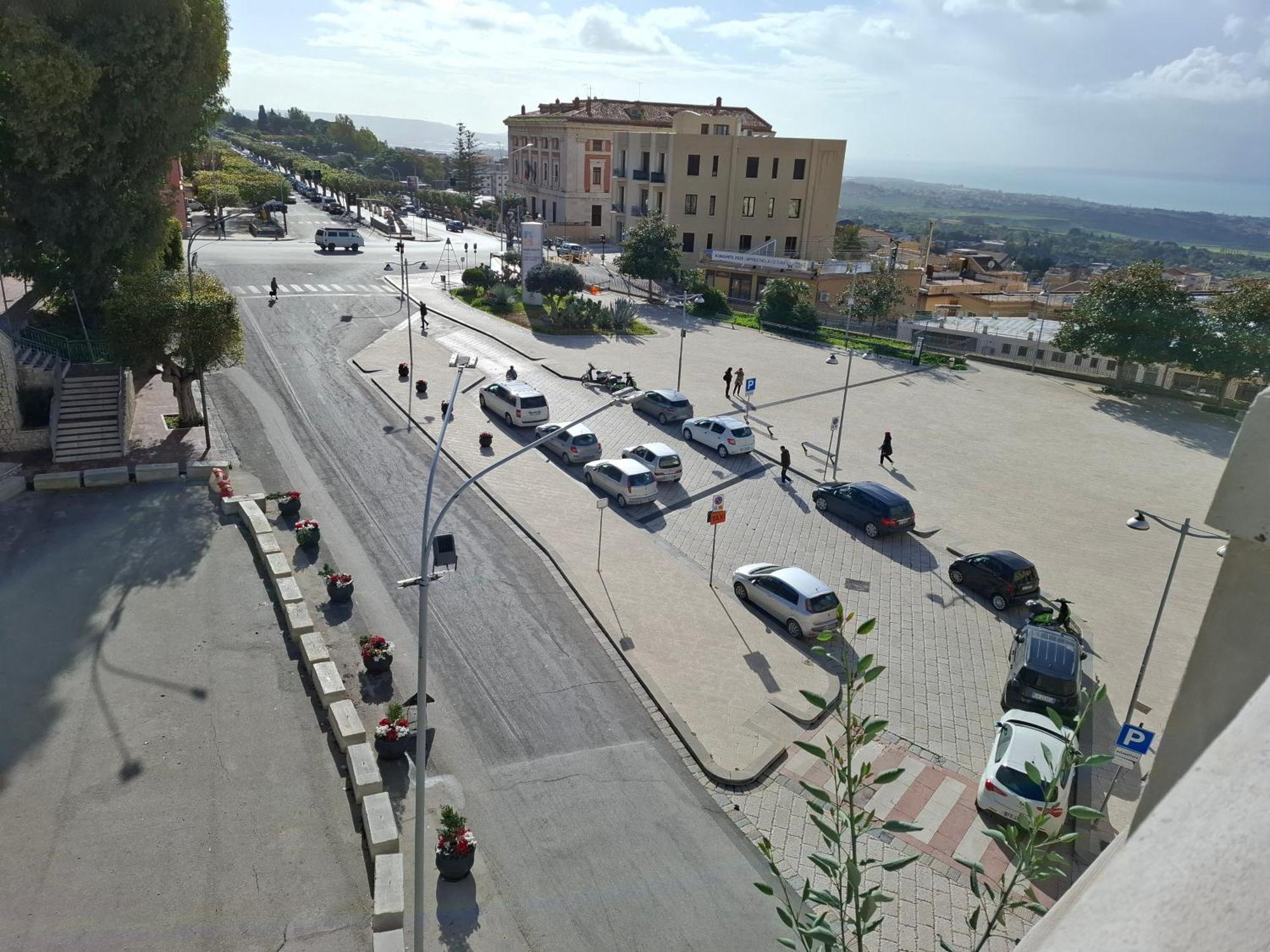 B&B Le Lumie "Il Cortiletto Del Centro" Αγκριτζέντο Εξωτερικό φωτογραφία