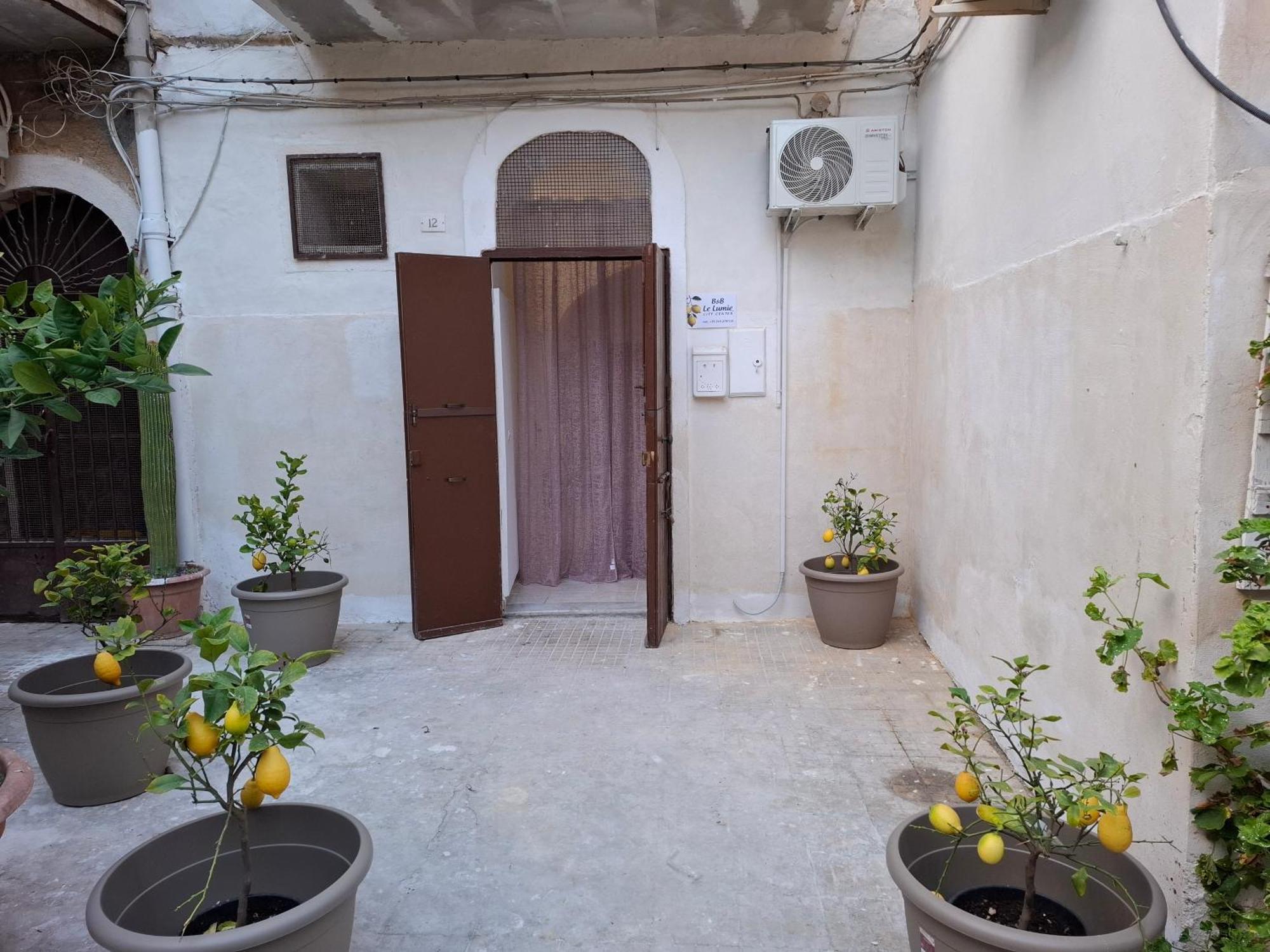 B&B Le Lumie "Il Cortiletto Del Centro" Αγκριτζέντο Εξωτερικό φωτογραφία